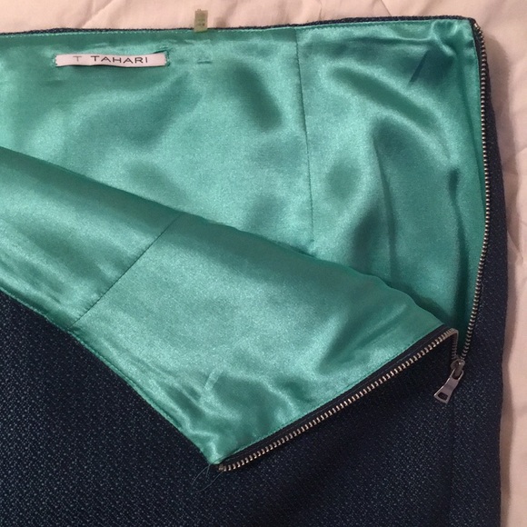 Tahari teel mini skirt - Picture 3 of 8